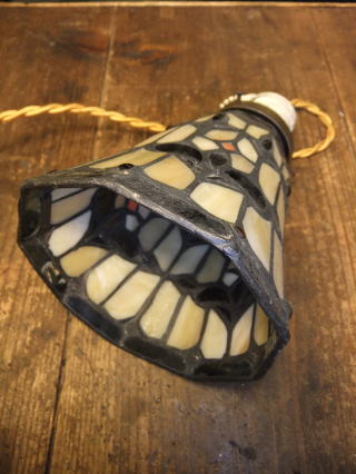 �A���e�B�[�N�g�������̃X�e���h�O���X�y���_���g���C�g�ł� �A���e�B�[�N�Ɩ� 